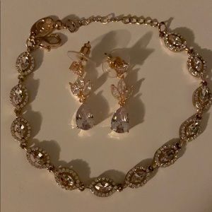 Beautiful Earrings + Bracelet (matching) 💎